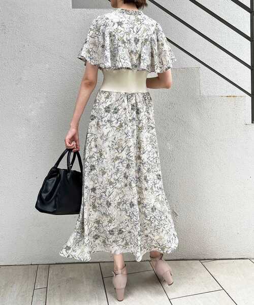 MAJESTIC LEGON(マジェスティックレゴン)の「パピヨンスリーブコルセットワンピ(ワンピース・レディース・ホワイト系その他2/ブラウン系その他2/ブルー系その他2・SMALL/MEDIUM)」の19枚目の写真