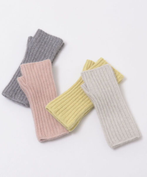 NOLLEY’S（ノーリーズ）の「ウォッシャブルヘアリーニットアームウォーマー（手袋・レディース・ライトグレー/ベージュ/イエロー/ベビーピンク・FREE）」の16枚目の写真
