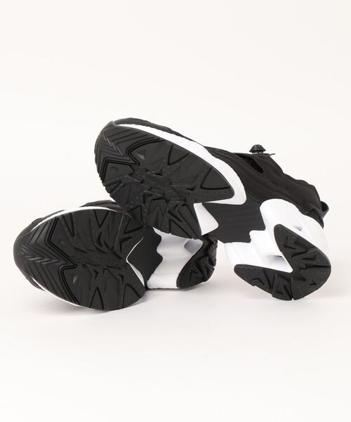 Reebok（リーボック）の「【Reebok】INSTAPUMP FURY 95（スニーカー・レディース・ブラック・23cm/23.5cm/24cm/24.5cm/25cm）」の2枚目の写真