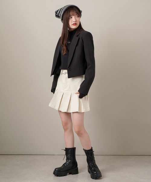 SPINNS（スピンズ）の「【セットアップ対応商品】ショート丈 テーラードジャケット（テーラードジャケット・レディース・ホワイト/ブラック/チャコール・ONESIZE）」の4枚目の写真