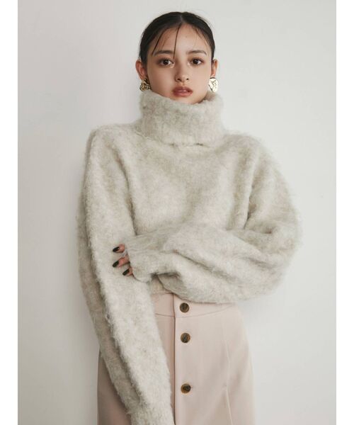 MURUA（ムルーア）の「エアリーショートオフタートルニット（ニット/セーター・レディース・アイボリー/ブルー/モカ/その他1・FREE）」の2枚目の写真