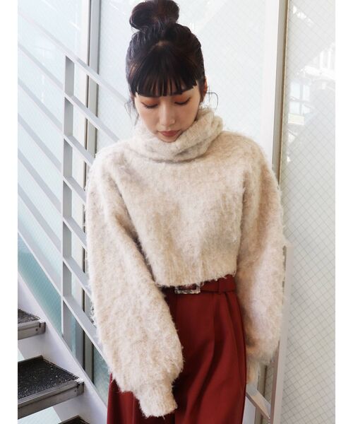 MURUA（ムルーア）の「エアリーショートオフタートルニット（ニット/セーター・レディース・アイボリー/ブルー/モカ/その他1・FREE）」の7枚目の写真