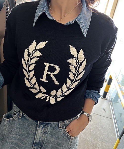 NANING9(ナンニング)の「NANING9 フロントロゴラウンドニット(ニット/セーター・レディース・ネイビー/クリーム・FREE)」の2枚目の写真