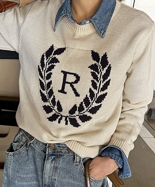 NANING9(ナンニング)の「NANING9 フロントロゴラウンドニット(ニット/セーター・レディース・ネイビー/クリーム・FREE)」の1枚目の写真