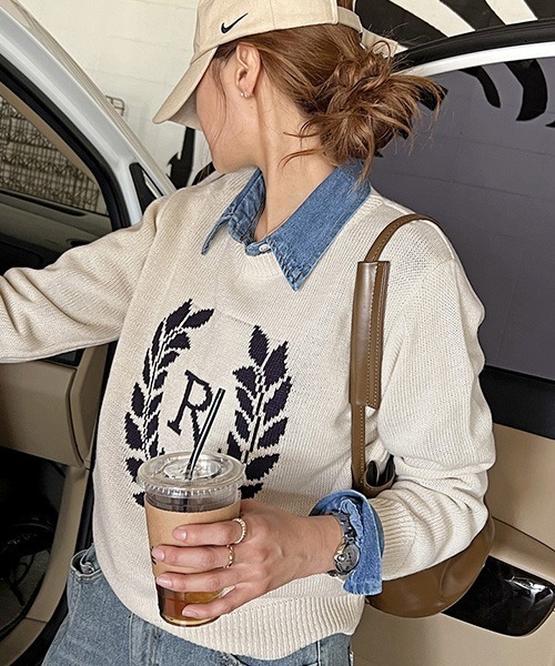 NANING9(ナンニング)の「NANING9 フロントロゴラウンドニット(ニット/セーター・レディース・ネイビー/クリーム・FREE)」の6枚目の写真