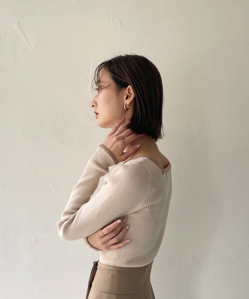 CLEIO(クレイオ)の「【CLEIO】カットアウトリブニット(ニット/セーター・レディース・ライトグリーン/アイボリー/ベージュ・FREE)」の4枚目の写真