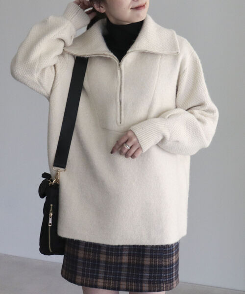 fredy emue（フレディエミュ）の「ハーフZIPニットプルオーバー（ニット/セーター・レディース・ピンク/ライトグレー/アイボリー・38）」の2枚目の写真