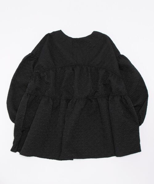coca(coca)(コカ)の「エンボスVネックティアードブラウス(シャツ/ブラウス・レディース・アイボリー/ブラック・M/L)」の22枚目の写真