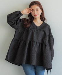 coca（coca）（コカ）の「エンボスVネックティアードブラウス（シャツ/ブラウス・レディース）」