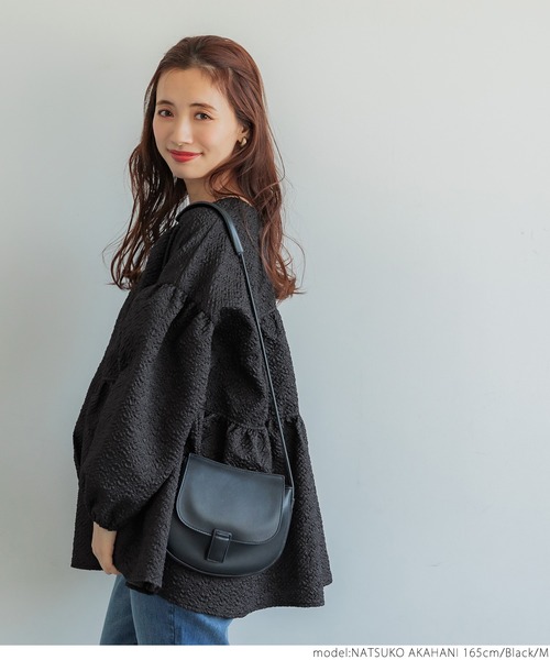 Doux. エンボスシャツ　ブラック BLACK lab.】エンボスロゴスウェードライクスウェットシャツ