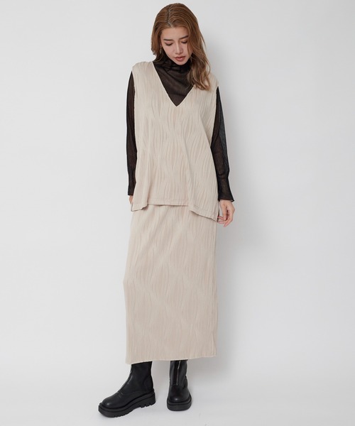 ANOTHER S(アナザーエス)の「ウェーブプリーツロングスカート(スカート・レディース・グレイッシュベージュ/ブラック・M)」の5枚目の写真
