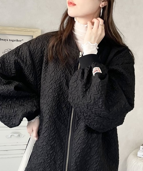 Java(ジャバ)の「《JaVaジャバ コラボ》大人の上品。エンボス加工ジップブルゾン(ブルゾン・レディース・ホワイト系その他/ブラック/グレイッシュベージュ/カーキ・LARGE/MEDIUM/SMALL/X-LARGE)」の17枚目の写真