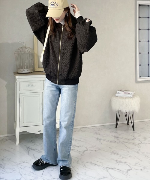 Java(ジャバ)の「《JaVaジャバ コラボ》大人の上品。エンボス加工ジップブルゾン(ブルゾン・レディース・ホワイト系その他/ブラック/グレイッシュベージュ/カーキ・LARGE/MEDIUM/SMALL/X-LARGE)」の16枚目の写真