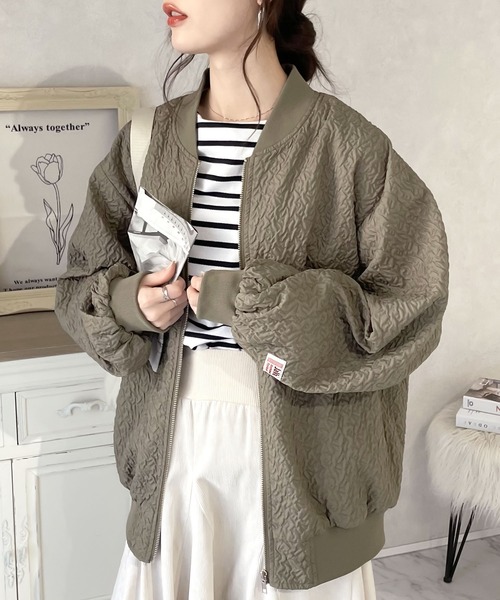 Java(ジャバ)の「《JaVaジャバ コラボ》大人の上品。エンボス加工ジップブルゾン(ブルゾン・レディース・ホワイト系その他/ブラック/グレイッシュベージュ/カーキ・LARGE/MEDIUM/SMALL/X-LARGE)」の9枚目の写真