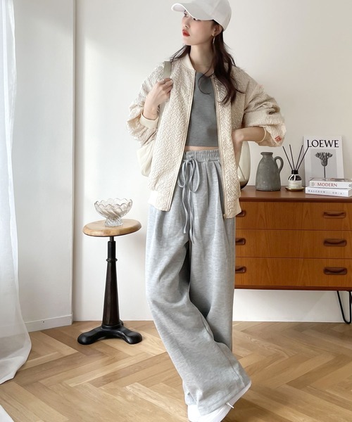 Java(ジャバ)の「《JaVaジャバ コラボ》大人の上品。エンボス加工ジップブルゾン(ブルゾン・レディース・ホワイト系その他/ブラック/グレイッシュベージュ/カーキ・LARGE/MEDIUM/SMALL/X-LARGE)」の7枚目の写真