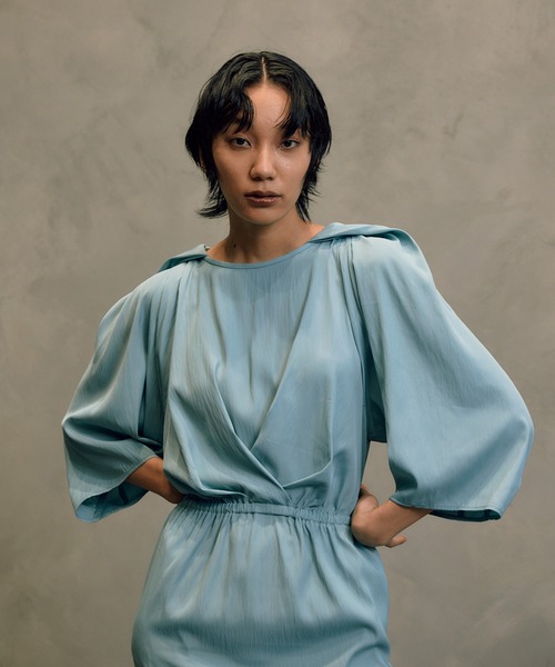 THINGS THAT MATTER（シングス ザット マター）の「THINGS THAT MATTER VISCOSE VOLUME SLEEVE LONG DRESS（ドレス・レディース・ベージュ/ライトブルー/ブラック・FREE）」の14枚目の写真