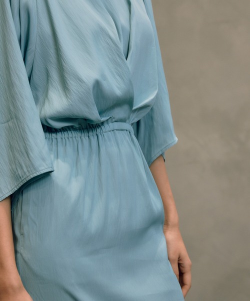 THINGS THAT MATTER（シングス ザット マター）の「THINGS THAT MATTER VISCOSE VOLUME SLEEVE LONG DRESS（ドレス・レディース・ベージュ/ライトブルー/ブラック・FREE）」の17枚目の写真