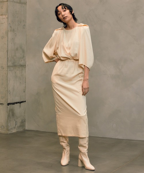 THINGS THAT MATTER（シングス ザット マター）の「THINGS THAT MATTER VISCOSE VOLUME SLEEVE LONG DRESS（ドレス・レディース・ベージュ/ライトブルー/ブラック・FREE）」の10枚目の写真