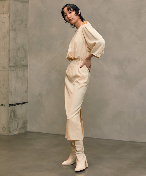 THINGS THAT MATTER（シングス ザット マター）の「THINGS THAT MATTER VISCOSE VOLUME SLEEVE LONG DRESS（ドレス・レディース・ベージュ/ライトブルー/ブラック・FREE）」の11枚目の写真