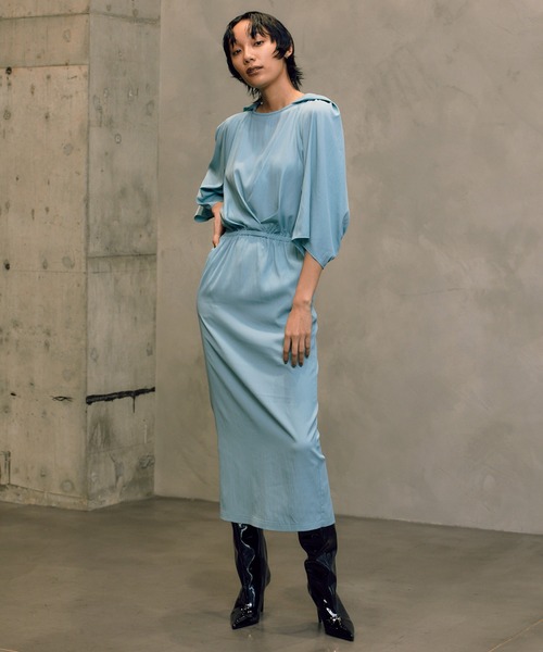 THINGS THAT MATTER（シングス ザット マター）の「THINGS THAT MATTER VISCOSE VOLUME SLEEVE LONG DRESS（ドレス・レディース・ベージュ/ライトブルー/ブラック・FREE）」の21枚目の写真