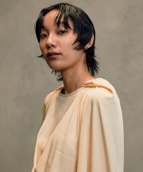 THINGS THAT MATTER（シングス ザット マター）の「THINGS THAT MATTER VISCOSE VOLUME SLEEVE LONG DRESS（ドレス・レディース・ベージュ/ライトブルー/ブラック・FREE）」の4枚目の写真