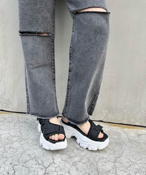 INGNI(イング)の「ベルクロバルキースポサン(サンダル・レディース・アイボリー/ブラック×ホワイト/ブラック×ブラック・M/L)」の13枚目の写真