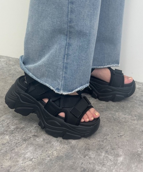 INGNI(イング)の「ベルクロバルキースポサン(サンダル・レディース・アイボリー/ブラック×ホワイト/ブラック×ブラック・M/L)」の14枚目の写真