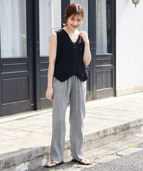 SLOBE IENA(スローブイエナ)の「リネン混リラックステーパードパンツ(スラックス・レディース・ブラック系その他/ベージュ・36/38)」の14枚目の写真