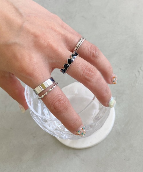 CLEA（クレア）の「5セットカラーハートリング（リング・レディース・シルバー/ゴールド/その他1/その他2・FREE）」の2枚目の写真