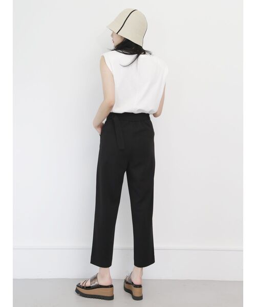 MURUA(ムルーア)の「センタープレステーパードパンツ(その他パンツ・レディース・ブラック/グリーン・1/2)」の6枚目の写真