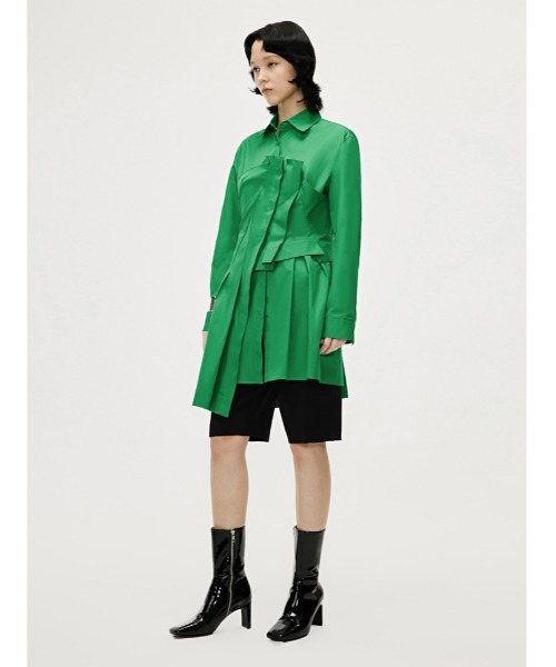 JNBY(ジェーエヌビーワイ)の「Dressy Cotton Long Shirt(シャツ/ブラウス・レディース・ブラック/ホワイト/グリーン・38/36/40)」の3枚目の写真