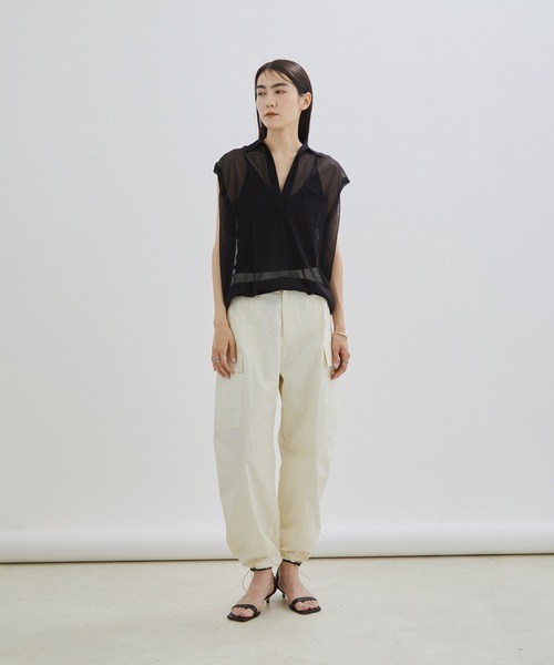 SALON adam et rope'(サロン アダム エ ロペ)の「コットンシアースキッパーベスト/ノースリーブプルオーバー(ニット/セーター・レディース・ブラック/ライトグレー/グリーン・FREE)」の12枚目の写真