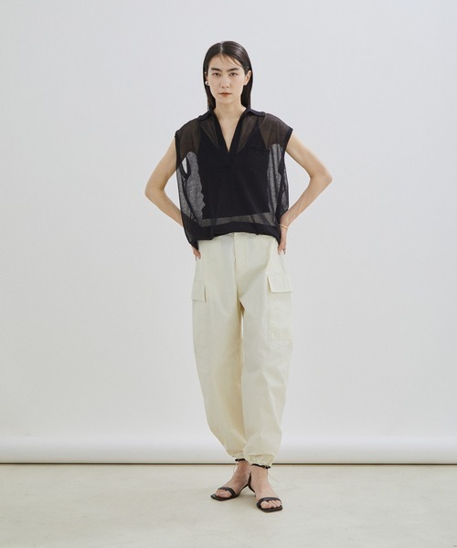 SALON adam et rope'(サロン アダム エ ロペ)の「コットンシアースキッパーベスト/ノースリーブプルオーバー(ニット/セーター・レディース・ブラック/ライトグレー/グリーン・FREE)」の15枚目の写真