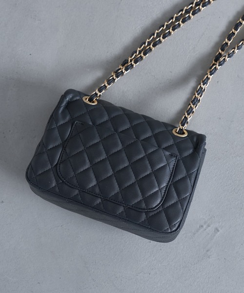 VIS（ビス）の「【2WAY】フェイクレザー＆ベロアキルティングショルダーバッグ（ショルダーバッグ・レディース・ブラック/オフホワイト/ピンク・FREE）」の4枚目の写真