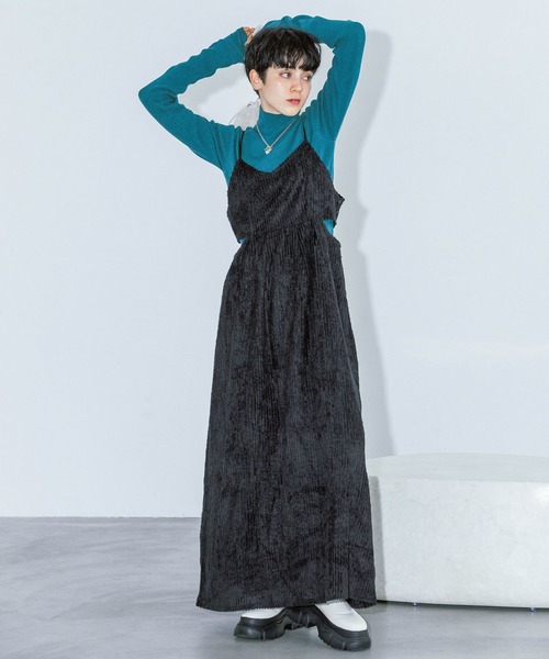 PAGEBOY（ページボーイ）の「2WAYベロアキャミワンピース（ワンピース・レディース・ブラック/オフホワイト・FREE）」の4枚目の写真