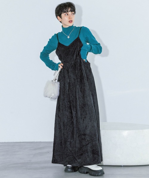 PAGEBOY（ページボーイ）の「2WAYベロアキャミワンピース（ワンピース・レディース・ブラック/オフホワイト・FREE）」の5枚目の写真