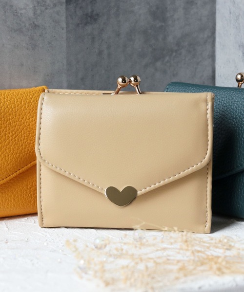 florist（フローリスト）の「ハートチャームorレター型ミニマム二つ折り財布シュリンク＆プレーン（財布・レディース・ブラック系2/ベージュ系1/グリーン系1/ゴールド系1/グレー系2/レッド系1/ブルー系1/イエロー系1/ピンク系1/オレンジ系1/シルバー系1/ブラック系1/グレー系1/ベージュ系2/グレー系5/ベージュ系5/レッド系5/シルバー系5/ブラック系6/グリーン系5/ピンク系5/ブルー系5/ゴールド系5/ブラック系5/オレンジ系5/グレー系6/イエロー系5/ベージュ系6・FREE）」の11枚目の写真