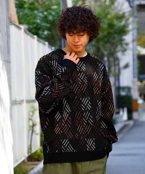 BEAMS HEART（ビームスハート）の「BEAMS HEART / レトロ アソート クルーネック ニット（ニット/セーター・メンズ・ブラック/ネイビー・LARGE/MEDIUM/SMALL）」の2枚目の写真