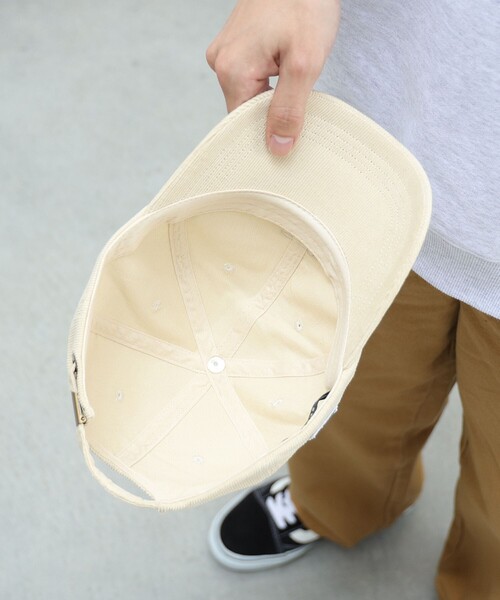PENNEYS(ぺニーズ)の「【ユニセックス】PENNEY'S × BEAMS HEART / FOX ワンポイント コーデュロイ キャップ(キャップ・メンズ・オフホワイト/ブラック/ネイビー・ONE SIZE)」の8枚目の写真