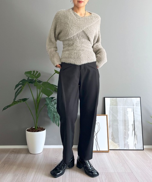 Jewelobe(ジュエローブ)の「シャギーニットカシュクールボレロ&イレヘムキャミソールアンサンブル(ニット/セーター・レディース・グレー/ホワイト/ブラック・FREE)」の9枚目の写真