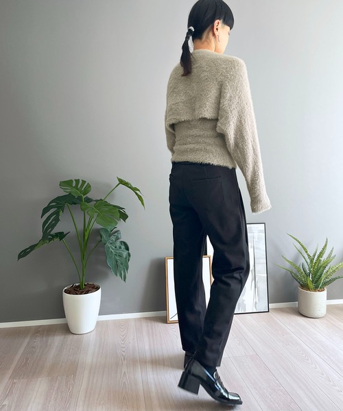 Jewelobe(ジュエローブ)の「シャギーニットカシュクールボレロ&イレヘムキャミソールアンサンブル(ニット/セーター・レディース・グレー/ホワイト/ブラック・FREE)」の11枚目の写真