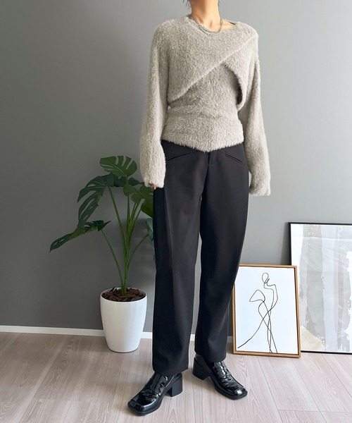 Jewelobe(ジュエローブ)の「シャギーニットカシュクールボレロ&イレヘムキャミソールアンサンブル(ニット/セーター・レディース・グレー/ホワイト/ブラック・FREE)」の12枚目の写真