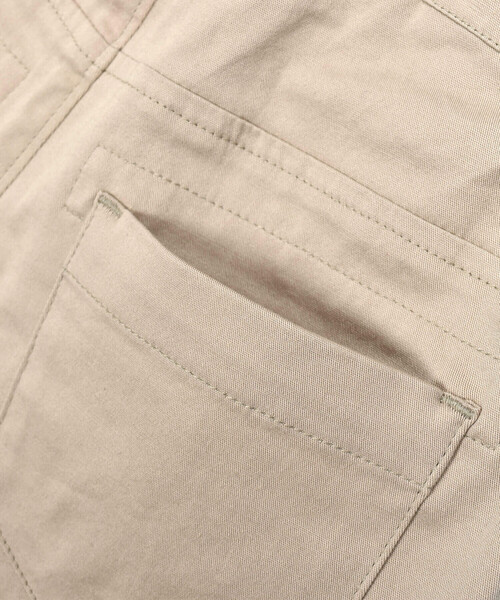 BeBe(ベベ)の「ストレッチツイルフラワー刺繍パンツ(80~150cm)(チノパンツ・キッズ・ベージュ・130cm/140cm/120cm/100cm/150cm/110cm/90cm)」の10枚目の写真