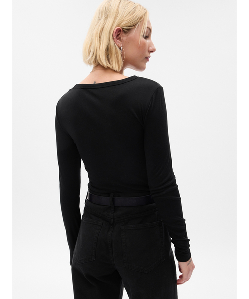 GAP(ギャップ)の「ミニリブ クルーネックTシャツ(Tシャツ/カットソー・レディース・ブルー/ブラック/カーキ/ホワイト/グレー/ブラック系その他・XS/M/S/L/XL/XXS)」の8枚目の写真