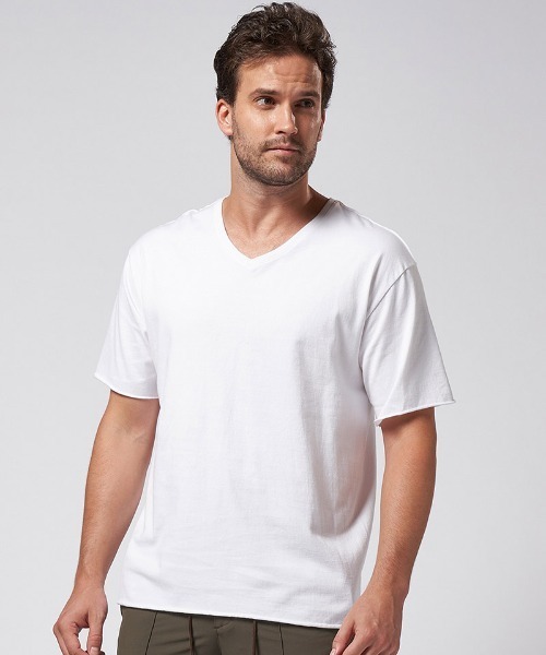 mt8618- wide cut-off V-neck S-S ＶネックTシャツ