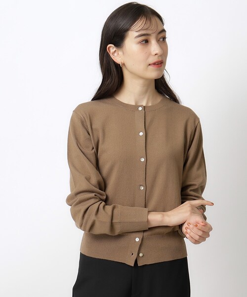 OPAQUE.CLIP（オペークドットクリップ）の「◆クルーネックニットカーディガン ≪Filivivi/フィルビビ≫【洗濯機洗い可】（カーディガン/ボレロ・レディース・グレー/ブラック/ブラウン系その他・36/38/40/42）」の5枚目の写真