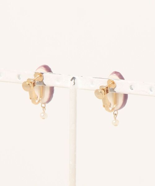 tone(トーン)の「【irodori】彫モヨウの オーバルearring( 淡水パール)(イヤリング・レディース・パープル・FREE)」の2枚目の写真