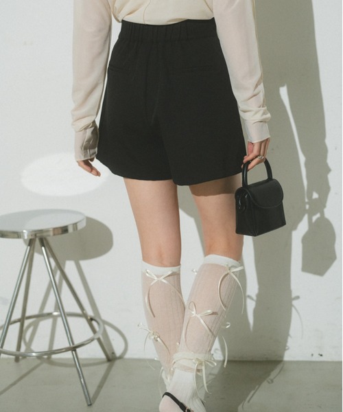 VANNIE U（ヴァニーユー）の「ダブルボタンタックショートパンツ（その他パンツ・レディース・ブラック/グレー・FREE）」の17枚目の写真