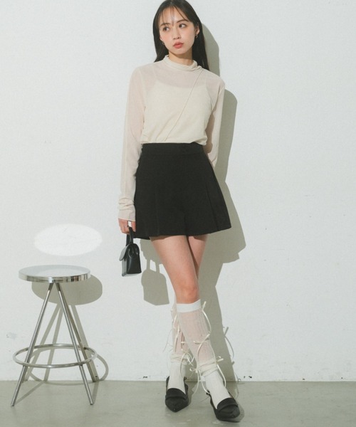 VANNIE U（ヴァニーユー）の「ダブルボタンタックショートパンツ（その他パンツ・レディース・ブラック/グレー・FREE）」の4枚目の写真