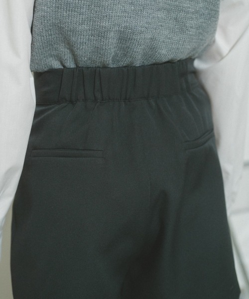 VANNIE U（ヴァニーユー）の「ダブルボタンタックショートパンツ（その他パンツ・レディース・ブラック/グレー・FREE）」の14枚目の写真